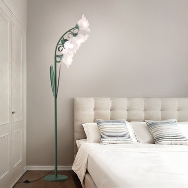 5 Light Flower Floor Lamp for Living Room,3CCT LED Arc Floor Lamp with Foot Switch,Cute Floral Standing Lamp for Bedroom with Acrylic Shades,Curves Tall Lamp for Living Room Corner (Bulbs Included)