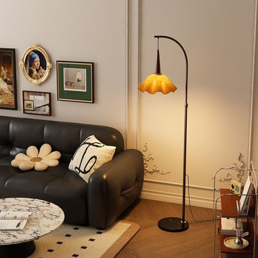 Vintage-Inspired Arc Floor Lamp with Amber Flower-Shade - Warm Glow for Cozy Aesthetic Decor
