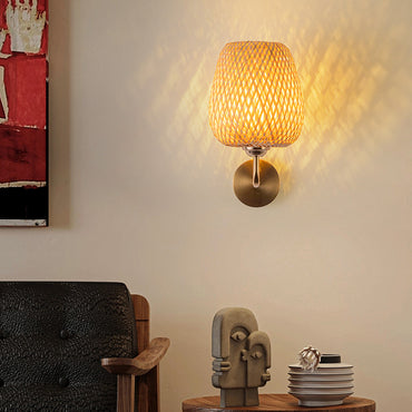 Rattan Wall Lamp with Diamond Pattern Projection for Cozy Ambiance