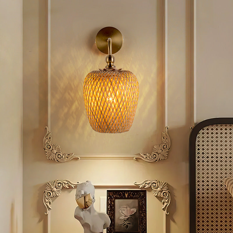 Rattan Wall Lamp with Diamond Pattern Projection for Cozy Ambiance