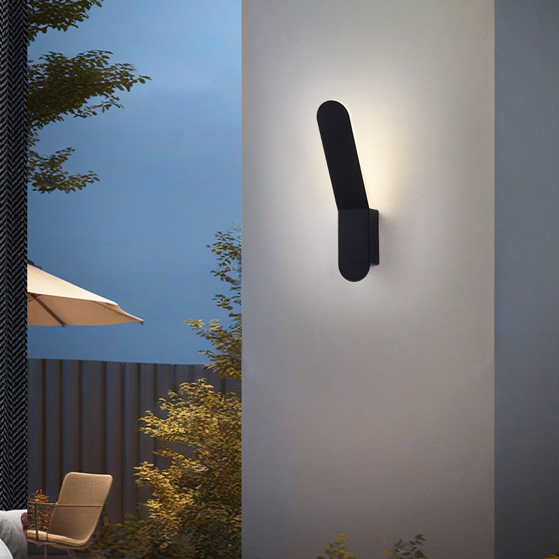 Sleek Diagonal LED Outdoor Wall Light for Contemporary Homes